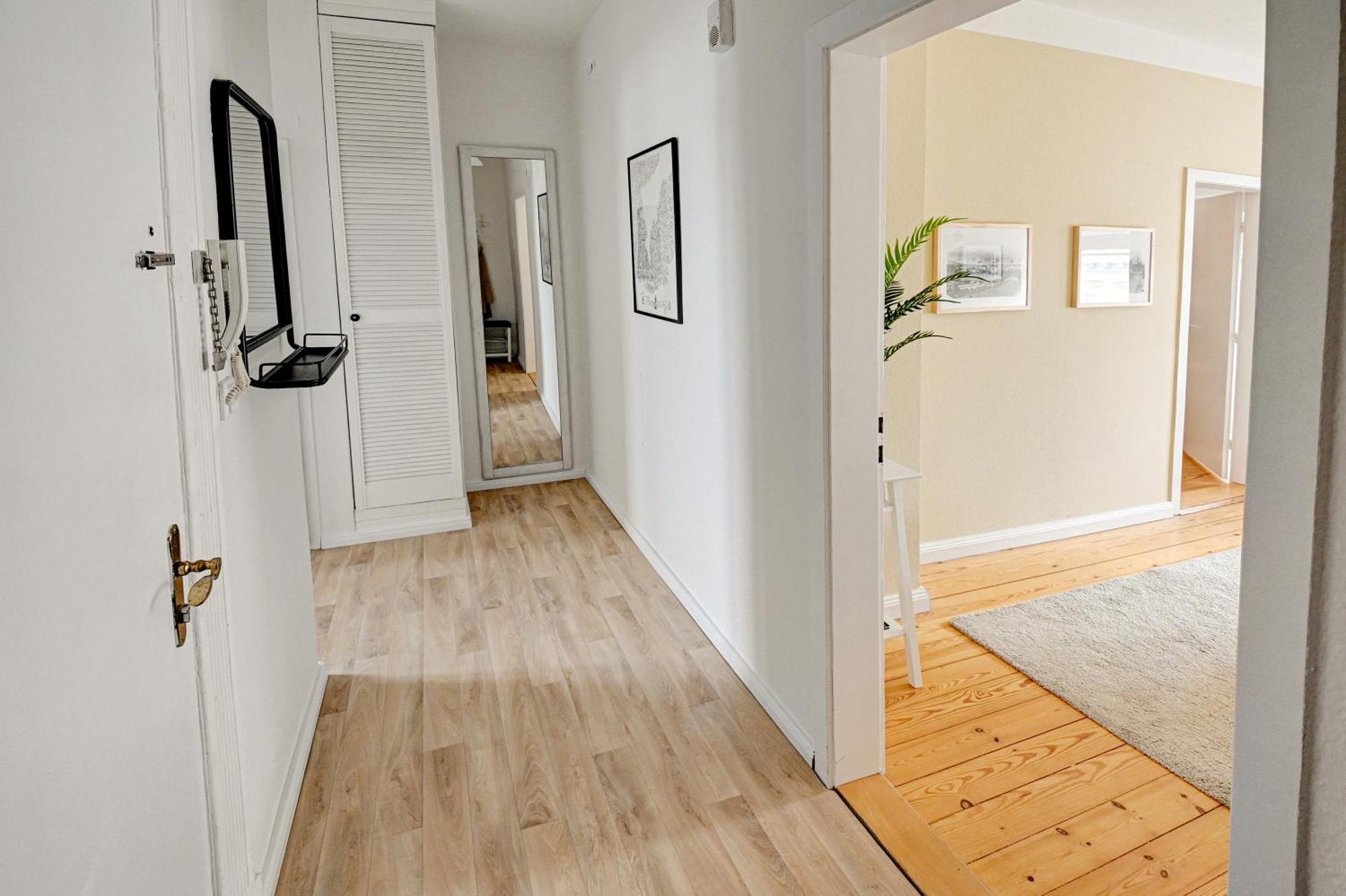 Mittendrin - Apartment Mit 2 Balkonen Sehr Zentral フレンスブルク エクステリア 写真